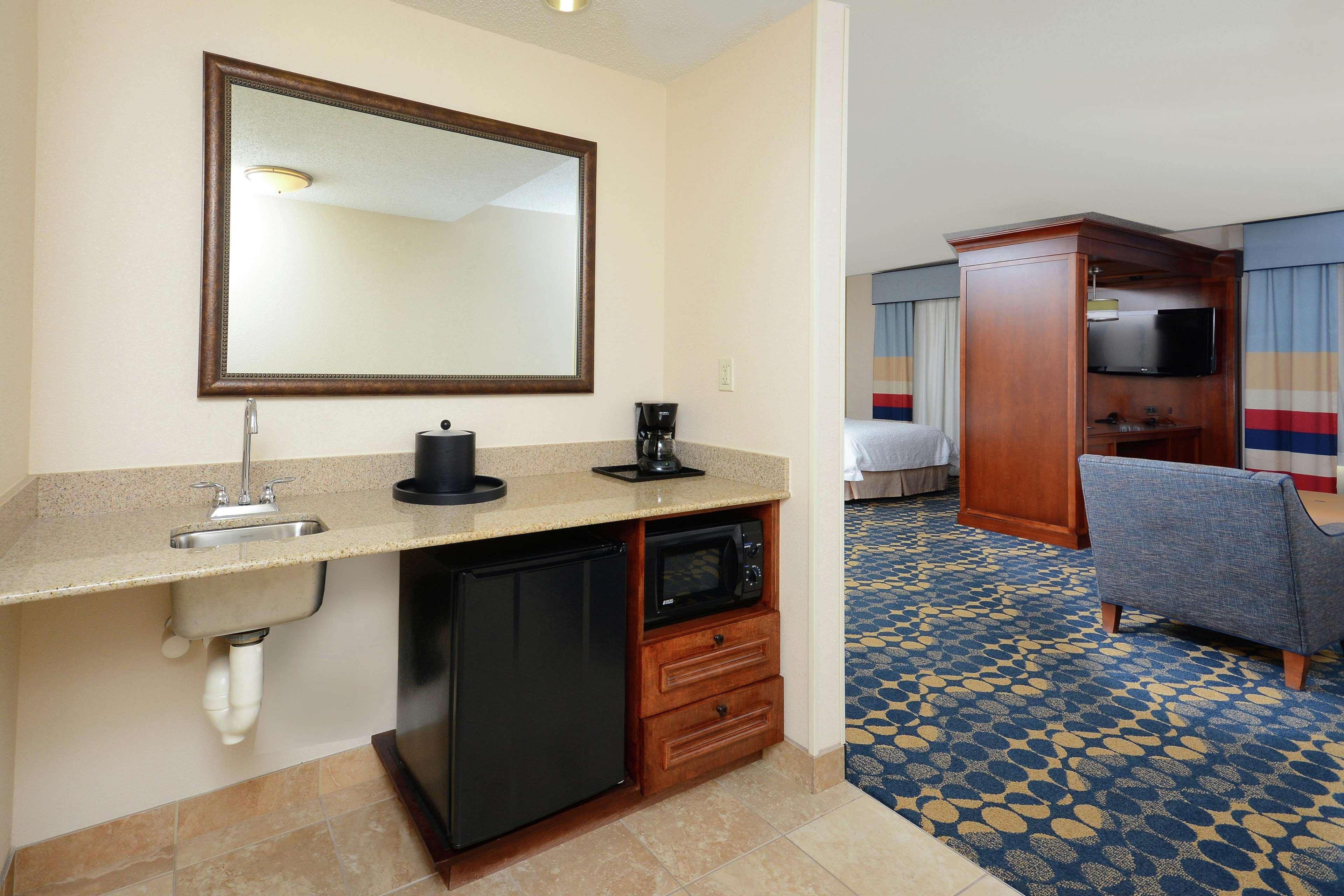 Hampton Inn & Suites Гантерсвілл Екстер'єр фото